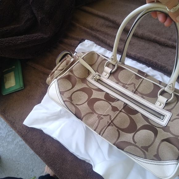 Coach Signature Pocket Tote Satchel K05J-6232